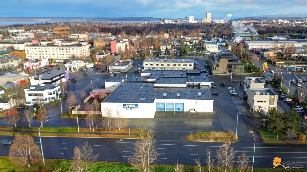 More Photos Of 814 W Northern Lights Blvd, Anchorage Self Storage For Sale