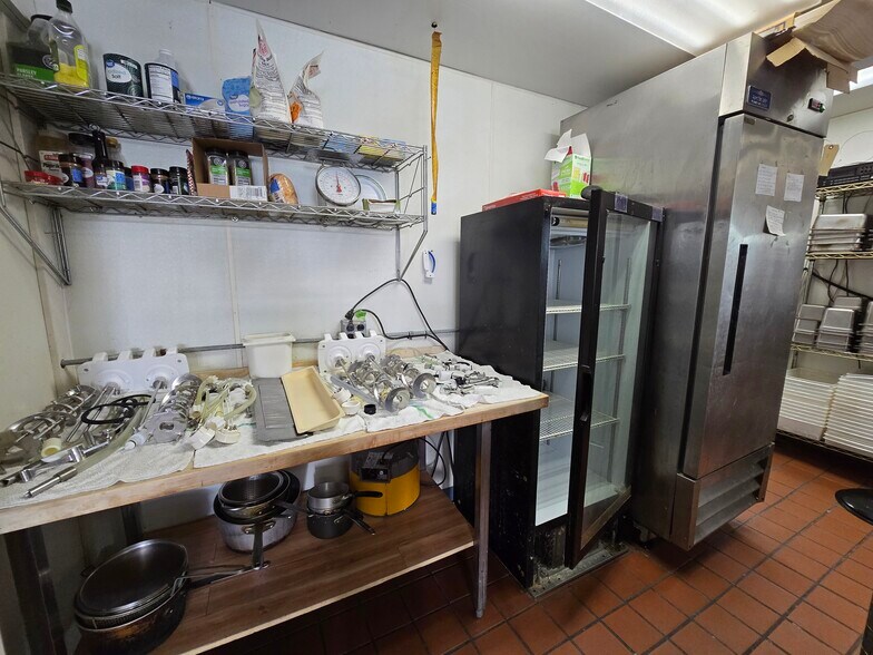 More Photos Of 365 E Main St, Waterloo Town Restaurant For Sale