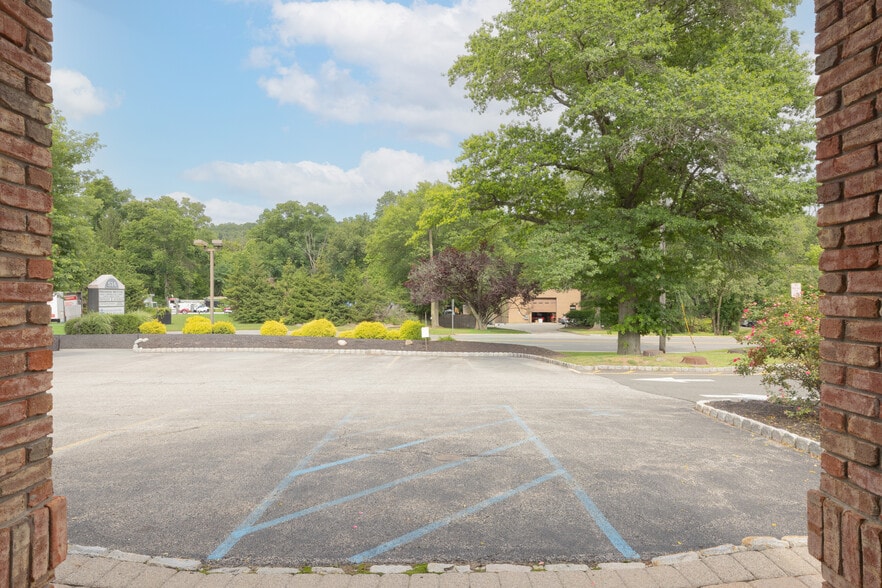 More Photos Of 516 NY-303, Orangeburg Medical For Lease