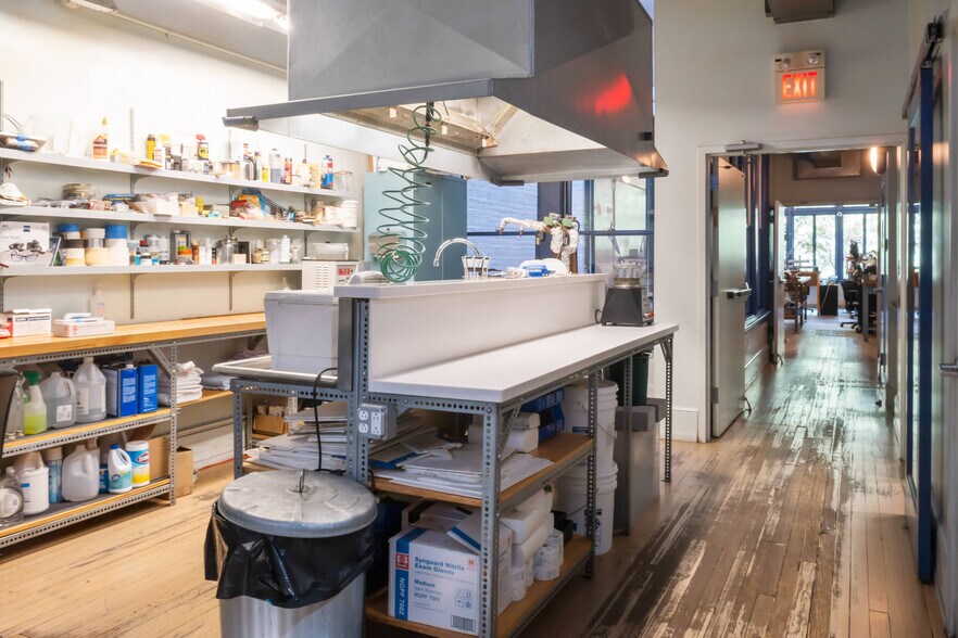 More Photos Of 1118 Walnut St, Philadelphia Storefront Retail Office For Sale