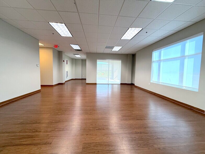 More Photos Of 1743 Park Center Dr, Orlando Medical For Lease