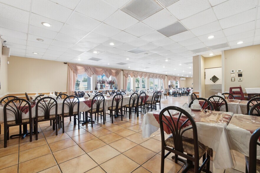 More Photos Of 2284 Gulf To Bay Blvd, Clearwater Restaurant For Sale
