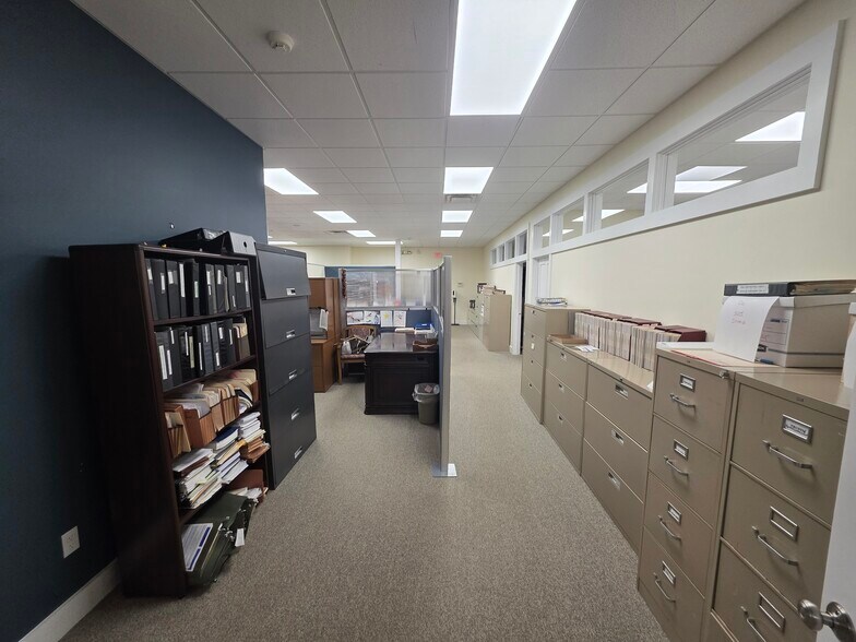 More Photos Of 477 Commercial St, Rockport Office For Sale