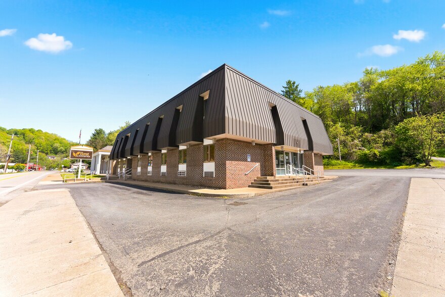 More Photos Of 11 W Main St, Mannington Office For Lease