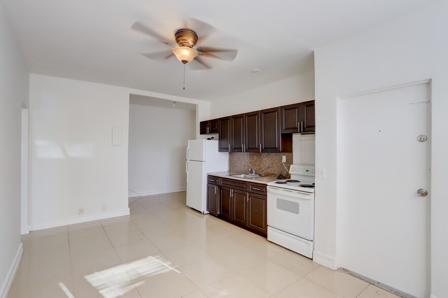 More Photos Of 1801 Spruce Ave, West Palm Beach Apartments For Sale