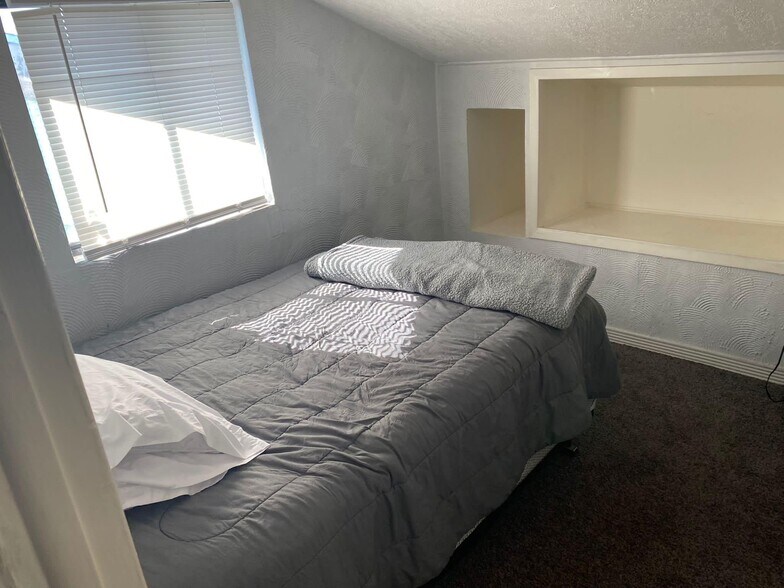 More Photos Of 2415 Montana Ave, El Paso Office Residential For Sale