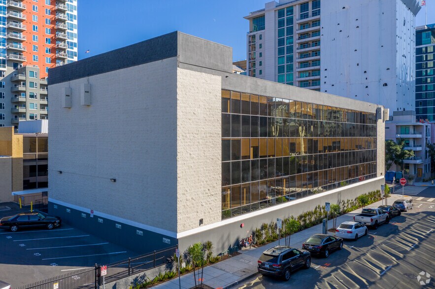 More Photos Of 444 W Beech St, San Diego Loft Creative Space For Lease