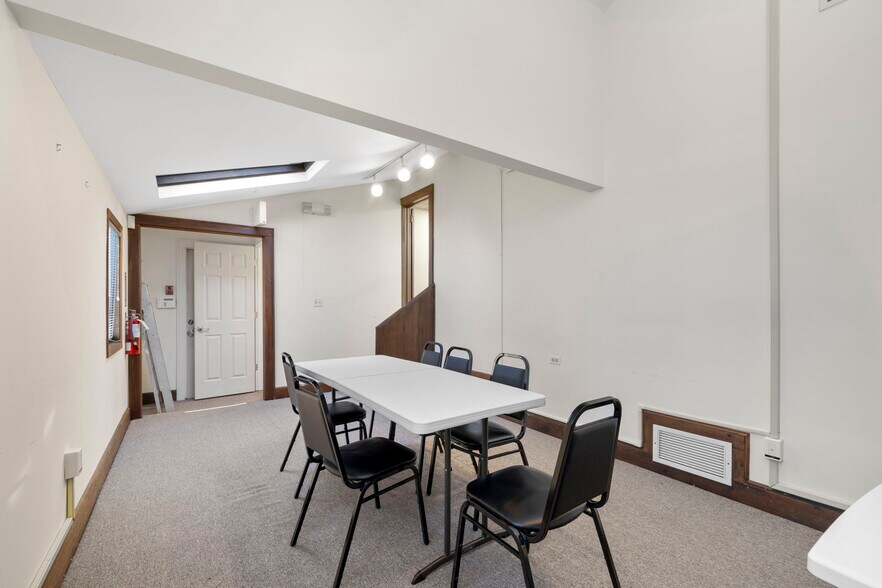 More Photos Of 7 Stokum Ln, New City Office For Sale