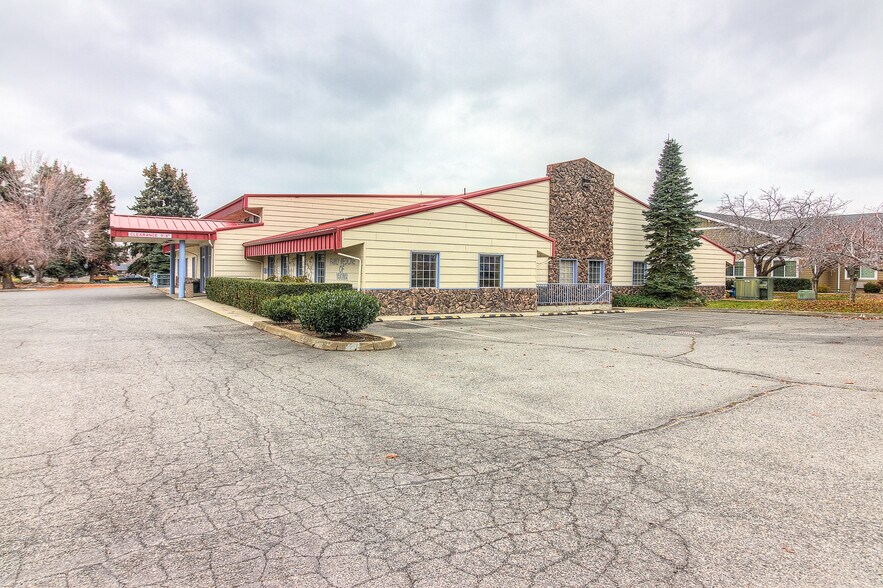 More Photos Of 504 N 40th Ave, Yakima Medical For Sale