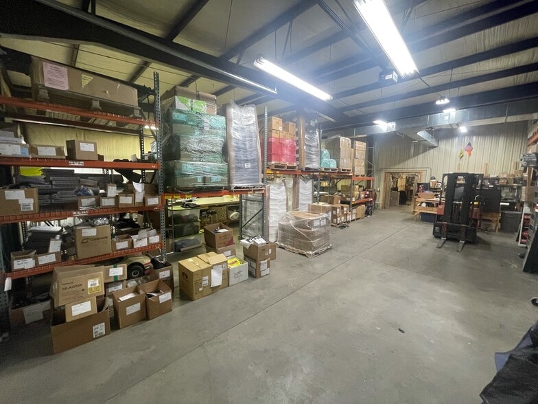 More Photos Of 128 30th St, Greeley Warehouse For Sale