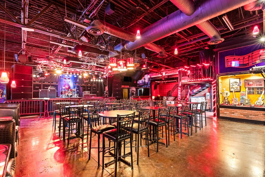 More Photos Of 6750 W Sahara Ave, Las Vegas Bar For Sale