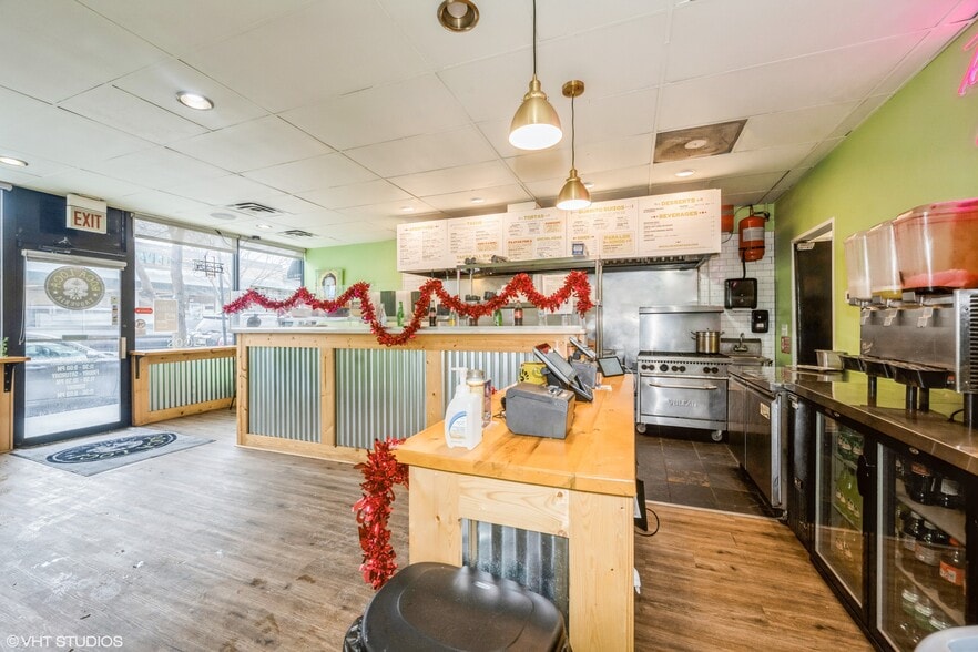 More Photos Of 1956 W Armitage Ave, Chicago Storefront Retail Residential For Sale
