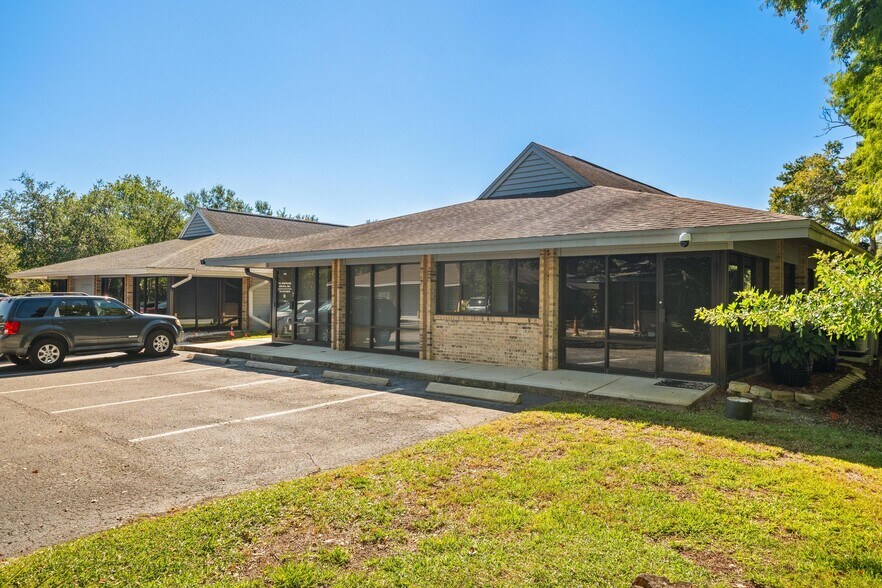 More Photos Of 701 Enterprise Rd E, Safety Harbor Office For Sale