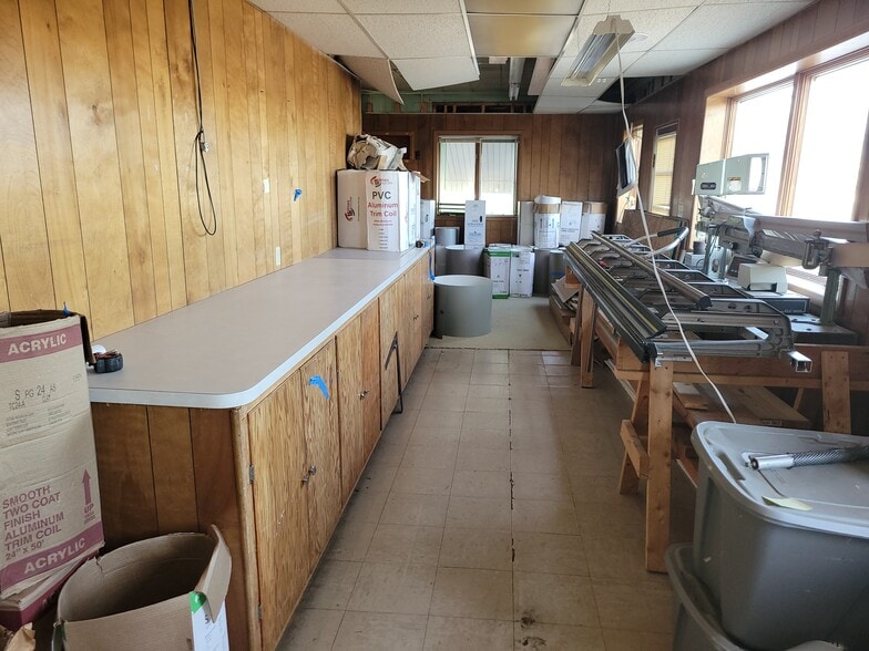 More Photos Of 755 E Hamilton Ave, Franklin Office For Sale