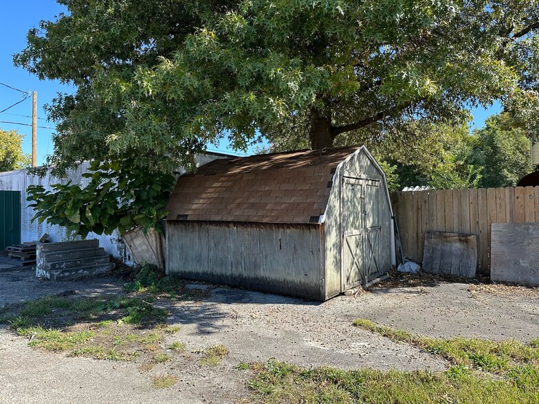 More Photos Of 102 E Park St, Taylorville Freestanding For Sale