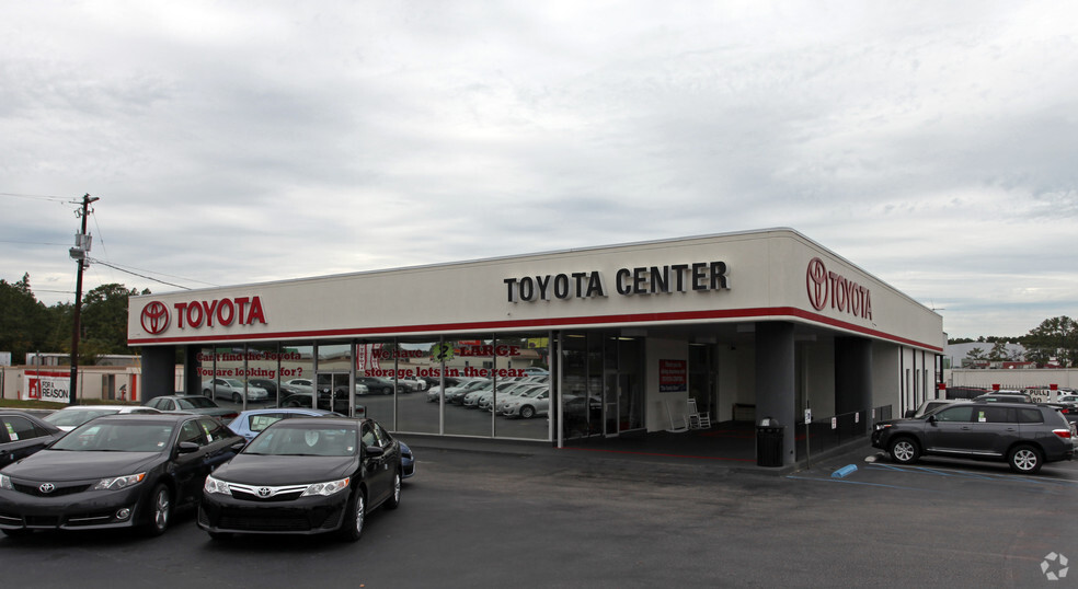 Primary Photo Of 1640 Airport Blvd, West Columbia Auto Dealership For Lease