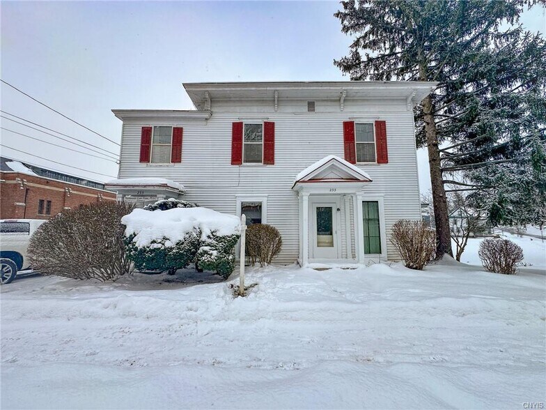 Primary Photo Of 233 Cedar St, Oneida Office For Sale