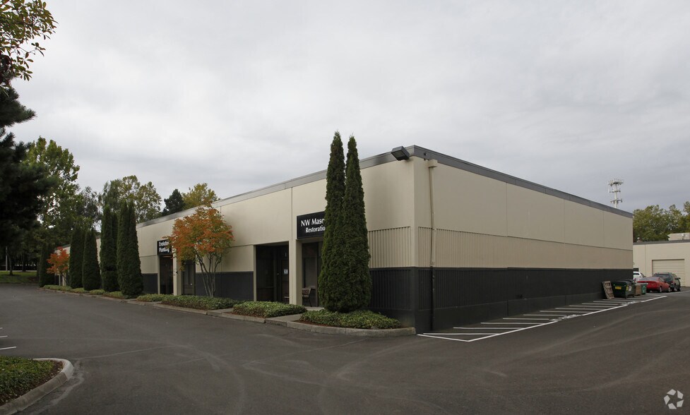 More Photos Of 5699 SE International Way, Milwaukie Warehouse For Lease