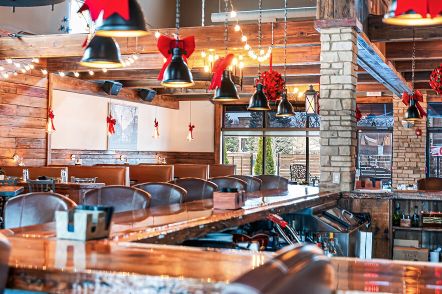 More Photos Of 40W188 Campton Crossings Dr, St Charles Restaurant For Sale