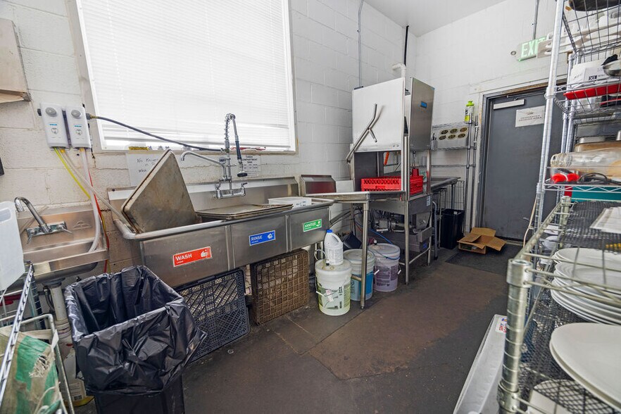 More Photos Of 1589 W Victory Way, Craig Flex For Sale