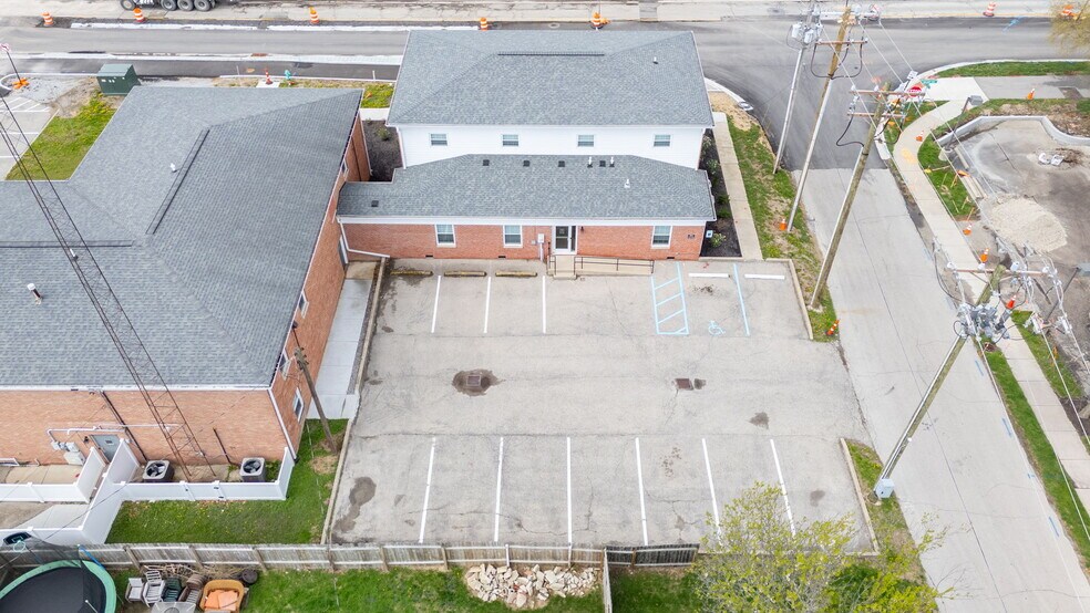 More Photos Of 10455-10499 N College Ave, Carmel Office For Sale