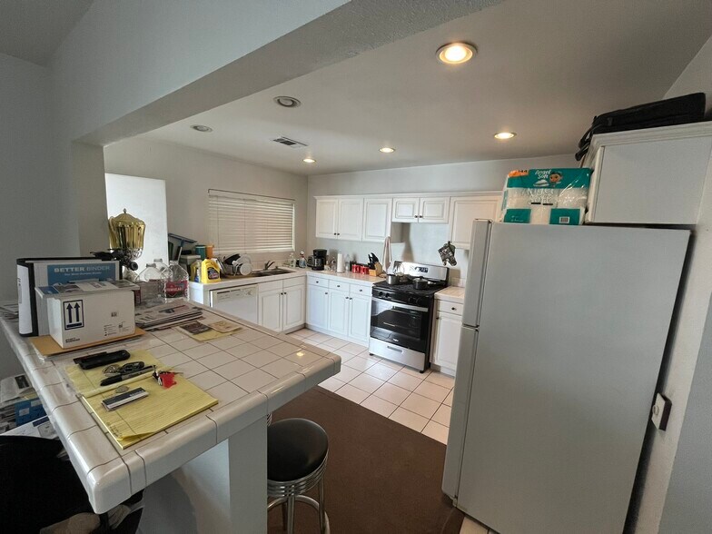 More Photos Of 10825 Silicon Ave, Montclair Service For Sale