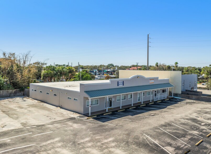 More Photos Of 105-111 Cleveland Ave, Cocoa Beach Storefront For Lease
