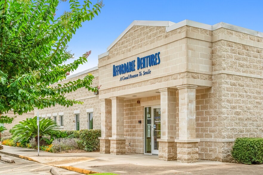 More Photos Of 3095 College St, Beaumont Medical For Sale