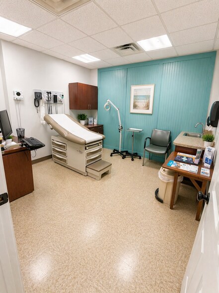 More Photos Of 3896 N Federal Hwy, Lighthouse Point Medical For Lease