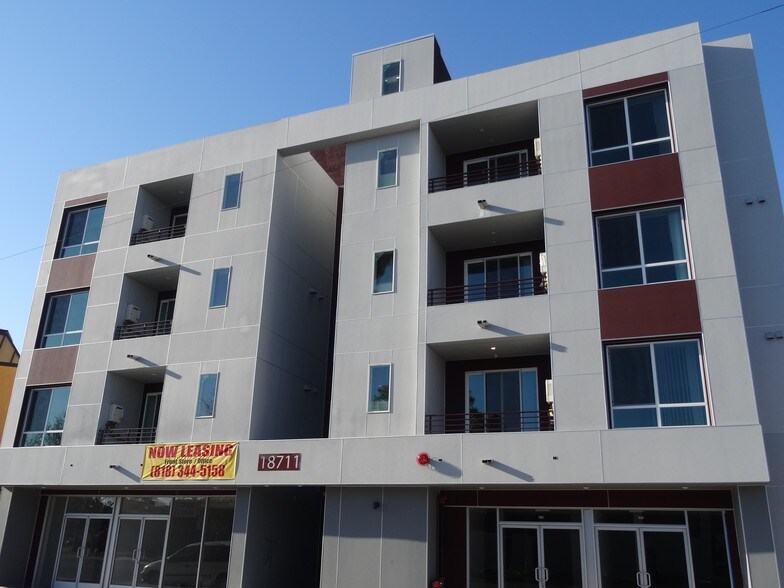 More Photos Of 18711 Sherman Way, Reseda Office For Lease