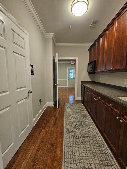 More Photos Of 321 Billingsly Ct, Franklin Loft Creative Space For Lease
