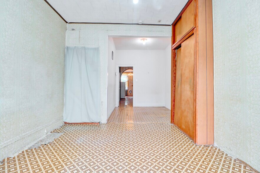 More Photos Of 159 Nassau Ave, Brooklyn Apartments For Sale