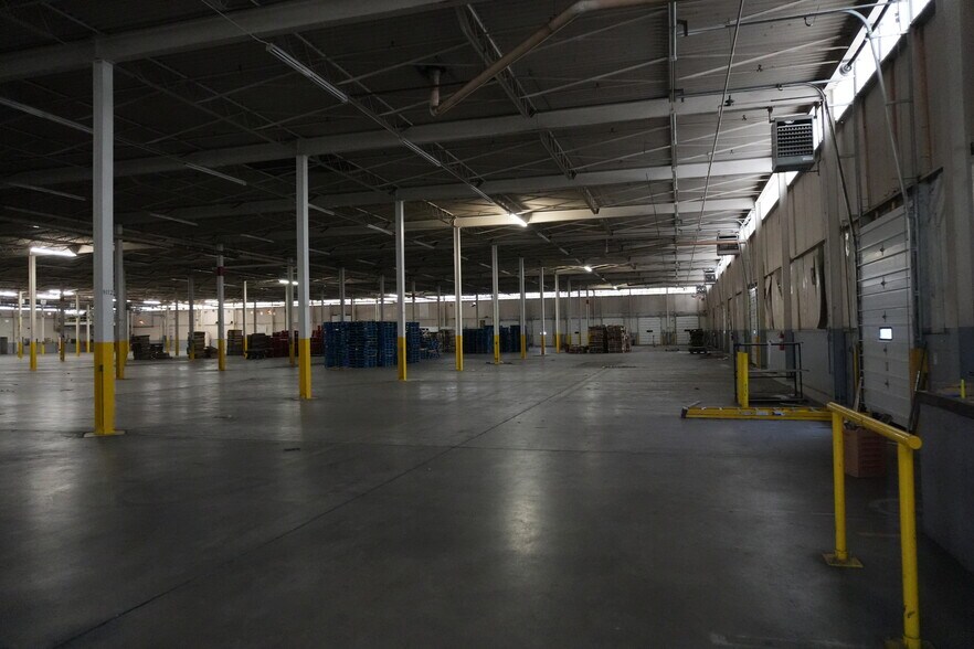 More Photos Of 2301 Virginia Ave, Culloden Warehouse For Sale