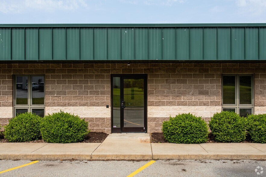 More Photos Of 325 Meadowlands Blvd, Washington Office For Lease