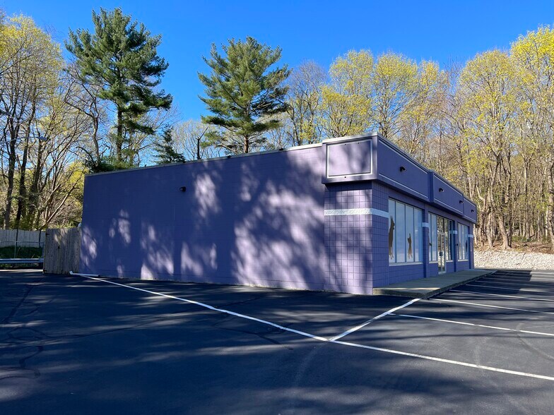 More Photos Of 114R Main St, Kingston Storefront For Lease