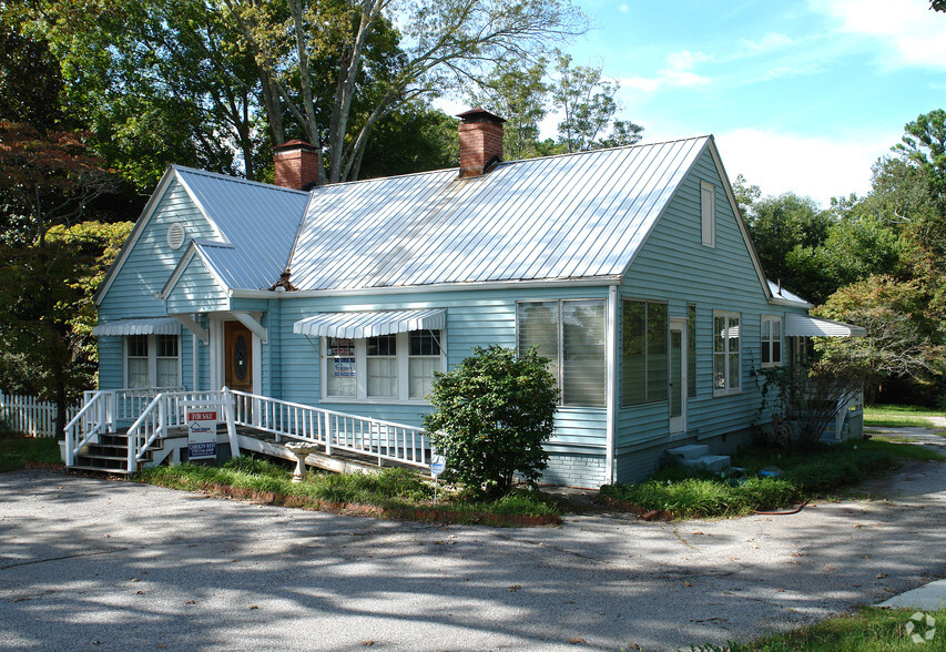 Primary Photo Of 550 E Lanier Ave, Fayetteville Office For Sale