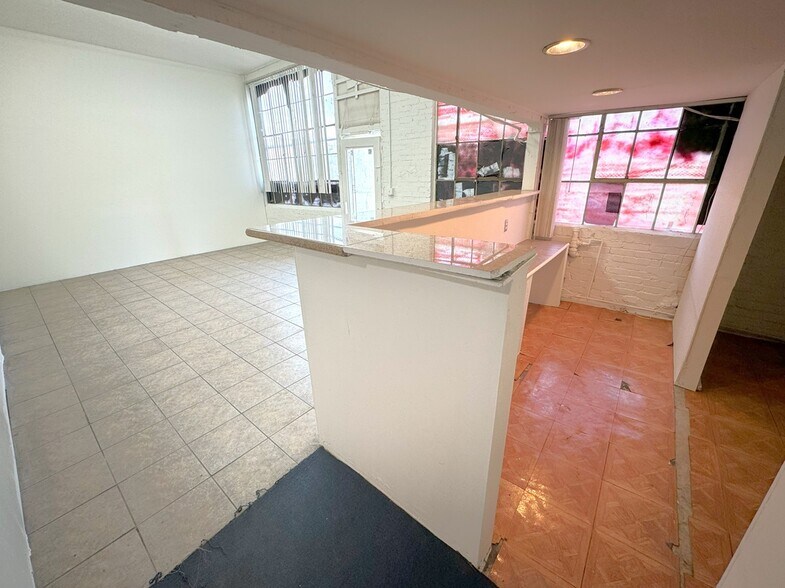 More Photos Of 6080 S Hoover St, Los Angeles Unknown For Lease