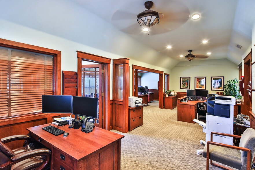 More Photos Of 412-414 Walnut Ave, Huntington Beach Storefront For Sale