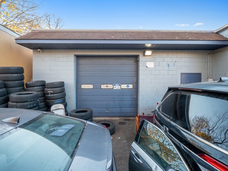 More Photos Of 1001-1015 S 5th St, Allentown Auto Repair For Sale