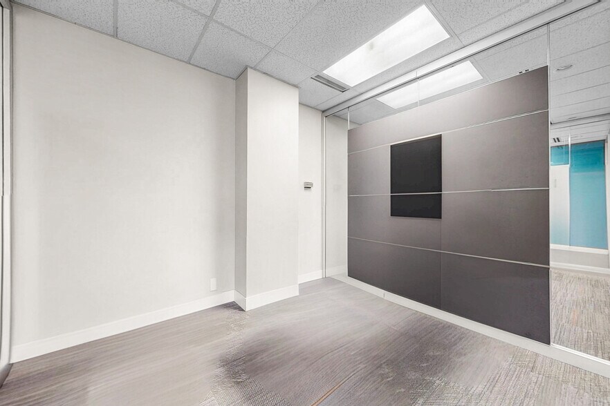 More Photos Of 521 E Locust St, Des Moines Storefront Retail Office For Lease