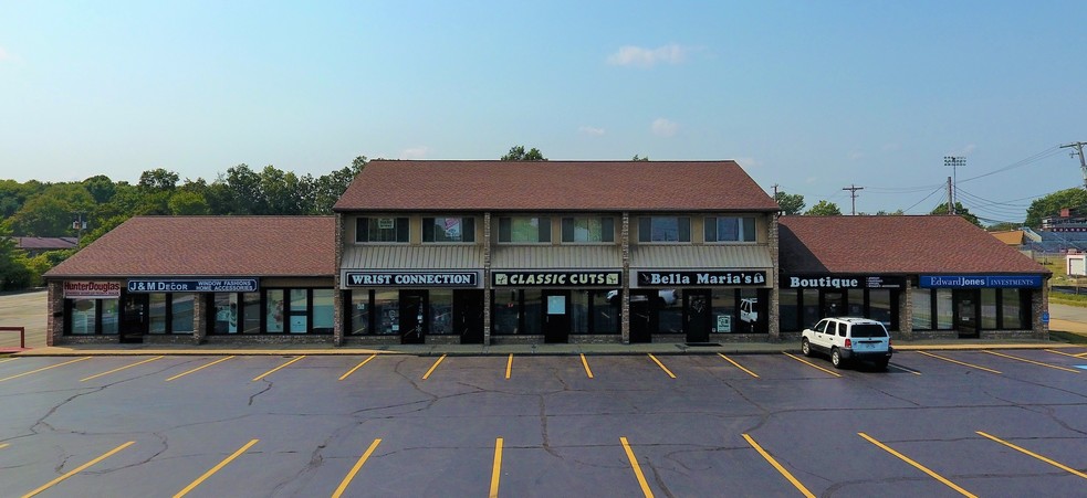 Primary Photo Of 7510 Market St, Youngstown Storefront Retail Office For Lease