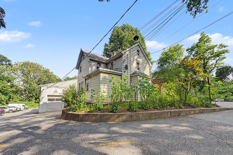 More Photos Of 23 Malcolm St, Morristown Industrial For Sale