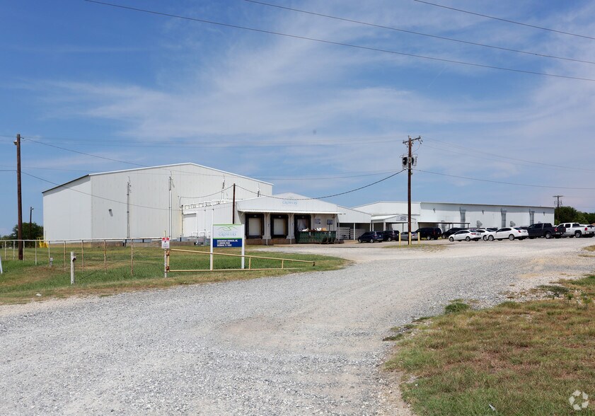 More Photos Of 72 Gibbons Rd, Sherman Refrigeration Cold Storage For Lease