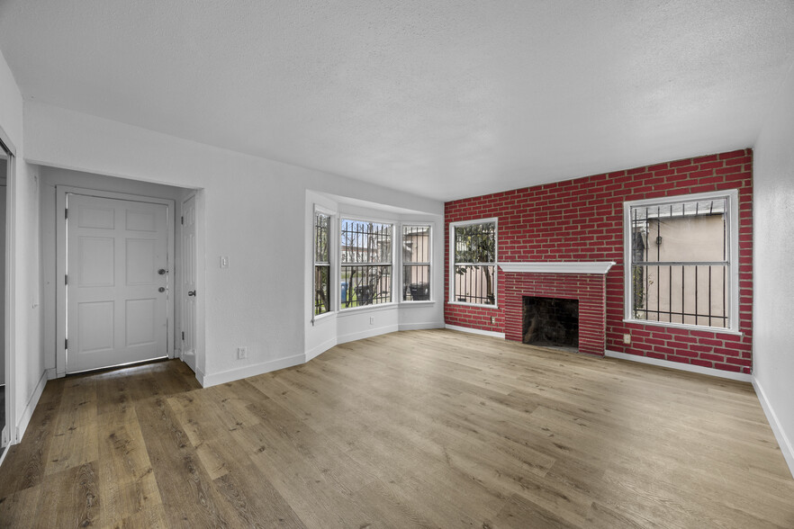 More Photos Of 11008 Willowbrook Ave, Los Angeles Multifamily For Sale