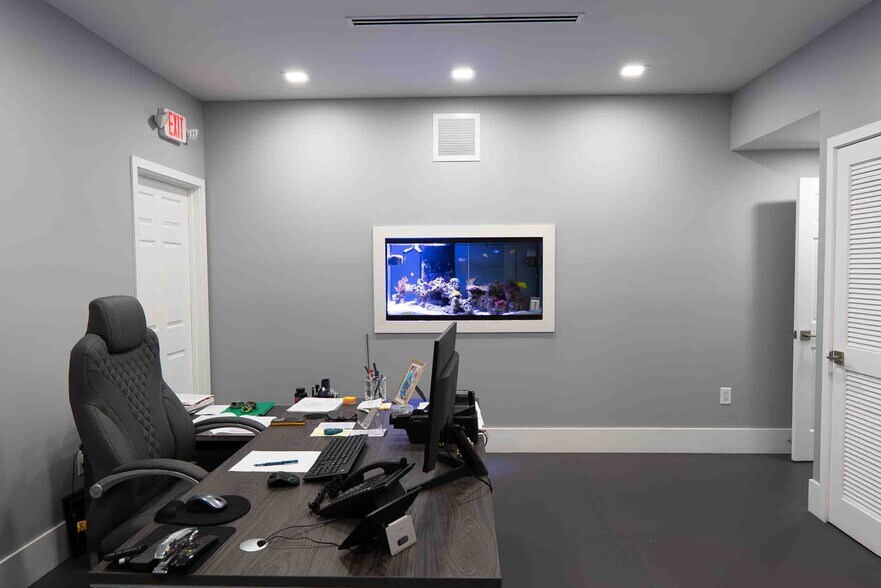 More Photos Of 500 W 84th St, Hialeah Warehouse For Sale