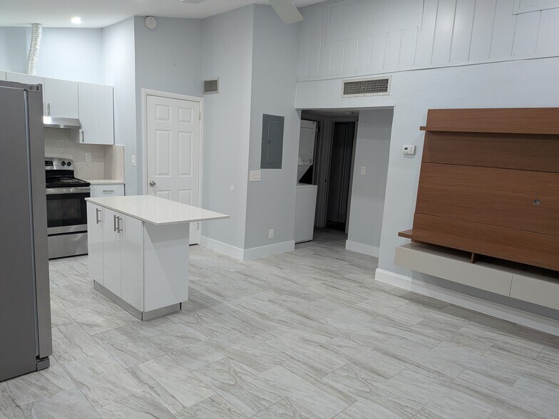 More Photos Of 2247 Polk St, Hollywood Land For Sale