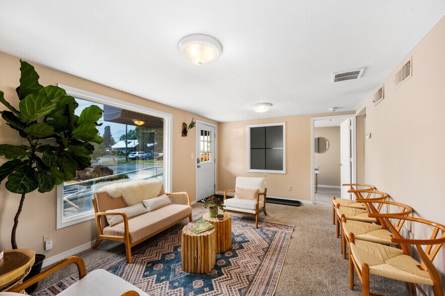 More Photos Of 1048 N 3rd St, Coeur d'Alene Office For Sale
