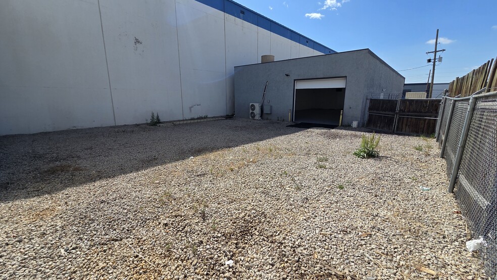 More Photos Of 387 E 55th Ave, Denver Warehouse For Lease