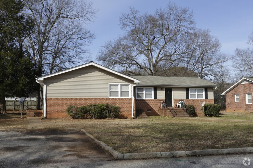 More Photos Of 1114 N Franklin Rd, Greenville Apartments For Sale