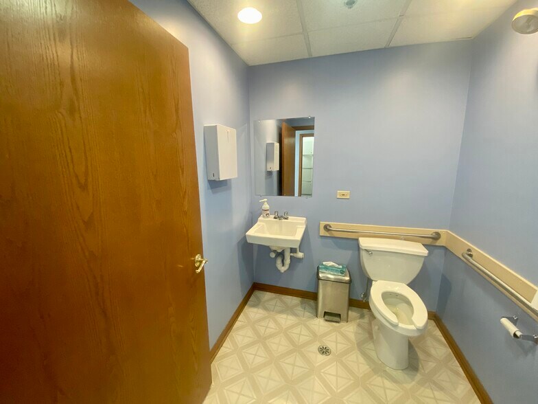 More Photos Of 18220 Harwood Ave, Homewood Office Residential For Sale